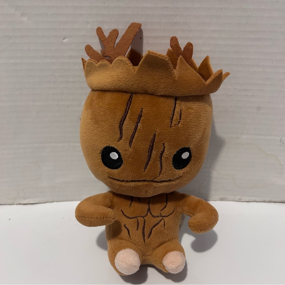 Disney Marvel Guardians of the Galaxy Baby Groot 8" Plush W/Suction Cup